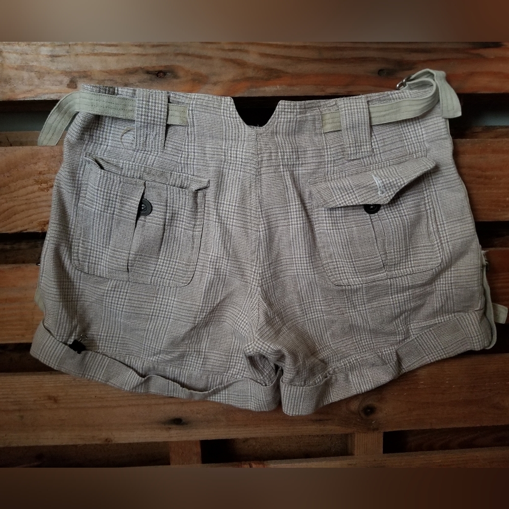 Tan and Cream Shorts - Picture 2 of 6
